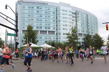 runners by the hospital